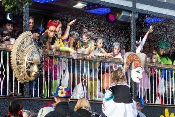 La comparsa Los Diamantes, de Telde, abre el coso carnavalero infantil de la capital (Foto TA/Lpcarnaval)