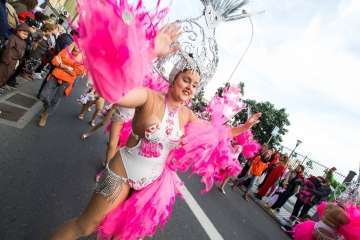 La comparsa Los Diamantes, de Telde, abre el coso carnavalero infantil de la capital (Foto TA/Lpcarnaval)