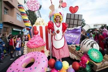 La comparsa Los Diamantes, de Telde, abre el coso carnavalero infantil de la capital (Foto TA/Lpcarnaval)