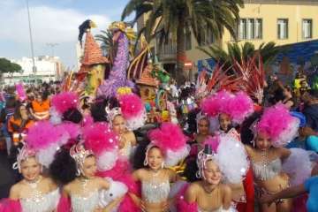 La comparsa Los Diamantes, de Telde, abre el coso carnavalero infantil de la capital (Foto TA/Lpcarnaval)
