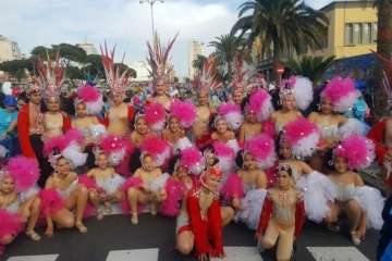 La comparsa Los Diamantes, de Telde, abre el coso carnavalero infantil de la capital (Foto TA/Lpcarnaval)