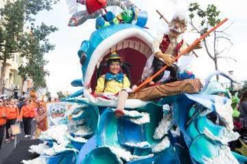 La comparsa Los Diamantes, de Telde, abre el coso carnavalero infantil de la capital (Foto TA/Lpcarnaval)