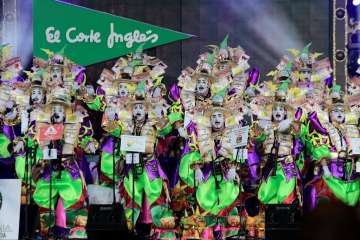 Los Nietos de Sary Mánchez acapara tres premios en el Concurso de Murgas de la capital