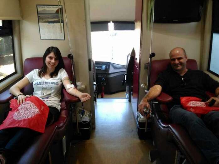 Donantes de sangre en una unidad del ICHH (Foto TA)