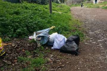 Malestar en el Valle de los Nueve por el cambio de lugar de unos contenedores (Foto TA)