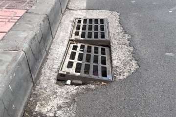 Malestar en Los Llanos por el ruido de los imbornales al paso de los vehículos (Foto TA)