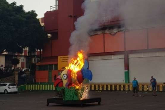 Quema de la sardina del Carnaval 2018 de Telde (Foto Francisco J. Santana y Antonio Alí)