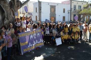 Concentración feminista en San Juan (Foto TA)