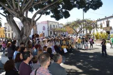 Concentración feminista en San Juan (Foto TA)