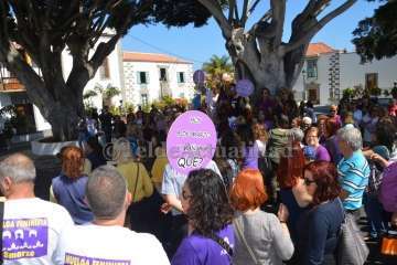 Concentración feminista en San Juan (Foto TA)