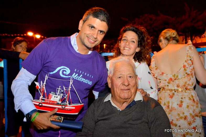 Chele con su niego Nicolás Castellano, en el verano de 2016, cuando el periodista leyó el pregón de las fiestas de Melenara (Foto Antonio Alí)