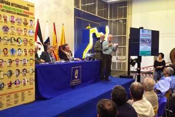 El artista Martín Feo dona un cuadro a la RASD (Foto TA)