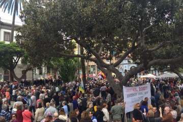 Telde se echa a la calle en la capital por la mejora de las pensiones (Foto José M. García y TA)