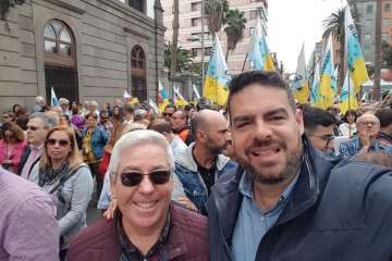 Telde se echa a la calle en la capital por la mejora de las pensiones (Foto José M. García y TA)