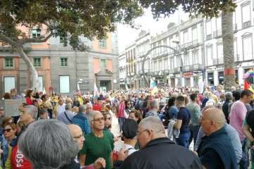 Telde se echa a la calle en la capital por la mejora de las pensiones (Foto José M. García y TA)