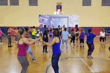 Baño de zumba por Aldeas Infantiles (Foto Antonio Alí y TA)