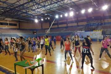 Baño de zumba por Aldeas Infantiles (Foto Antonio Alí y TA)