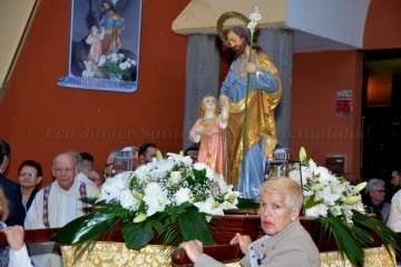 Misa y procesión religiosa en San José de Las Longueras (Francisco J. Santana)