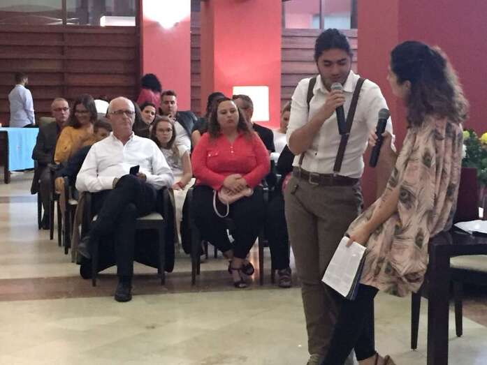 Momento del acto de esta tarde en Telde de la comunidad bahá'í (Foto TA)