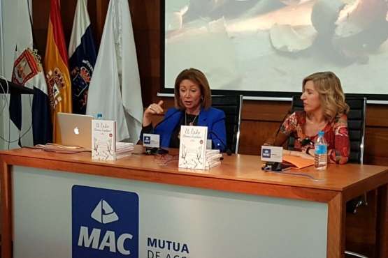 Lidia Monzón presenta con 'éxito' su libro en Tenerife (Foto TA)