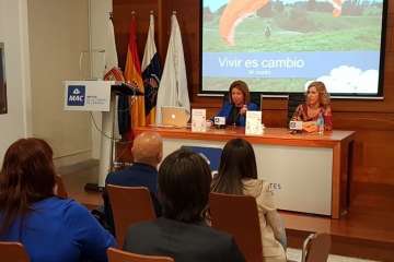Lidia Monzón presenta con 'éxito' su libro en Tenerife (Foto TA)
