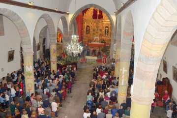 La procesión de La Burrita se abre paso en San Juan (Foto Francisco Javier Santana)