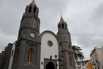La procesión de La Burrita se abre paso en San Juan (Foto Francisco Javier Santana)