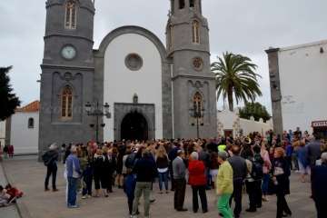 La procesión de La Burrita se abre paso en San Juan (Foto Francisco Javier Santana)