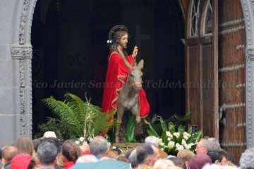 La procesión de La Burrita se abre paso en San Juan (Foto Francisco Javier Santana)