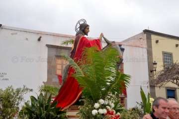 La procesión de La Burrita se abre paso en San Juan (Foto Francisco Javier Santana)
