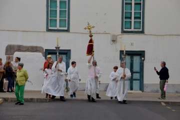 La procesión de La Burrita se abre paso en San Juan (Foto Francisco Javier Santana)