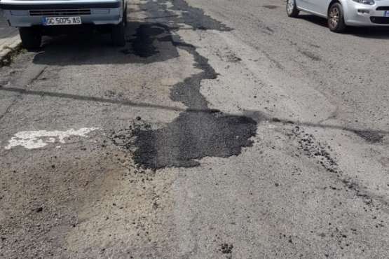 Malestar vecinal en Jinámar por el rebacheo de la calle de Salamanca (Foto TA)