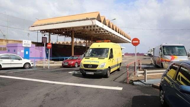 Ambulancia en la base de Narea en Telde (Foto Alejandro Ramos)