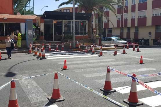 El paso de peatones por la Igualdad 'recuperará' sus eslóganes tras ser repintado (Foto TA)