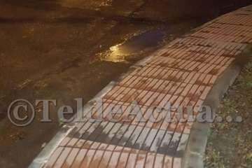 Mal olor en Las Remudas por un río de aguas negras (Foto TA)