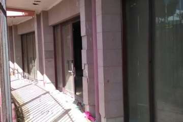 Peligroso estado de un edificio comercial abandonado de La Garita-Telde (Foto TA)