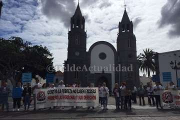 Protesta en San Juan de la RSPJ contra Servicios Sociales de Telde (Foto TA)