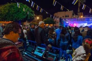 Éxito de organización y público del XI Concierto de Pop-Rock y Noche de Humor (Foto TA y José Antonio Sosa )