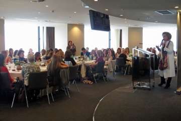 La alcaldesa de Telde, en un encuentro de Charter 100 con el presidente Clavijo (Foto Acfi Press y TA)