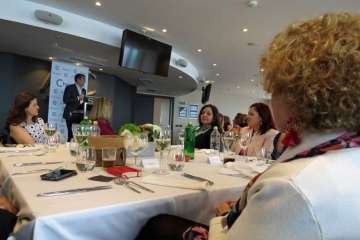 La alcaldesa de Telde, en un encuentro de Charter 100 con el presidente Clavijo (Foto Acfi Press y TA)