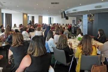 La alcaldesa de Telde, en un encuentro de Charter 100 con el presidente Clavijo (Foto Acfi Press y TA)