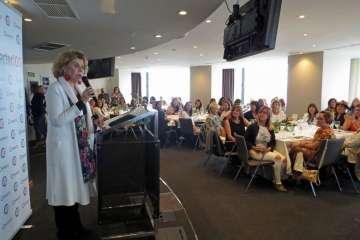 La alcaldesa de Telde, en un encuentro de Charter 100 con el presidente Clavijo (Foto Acfi Press y TA)