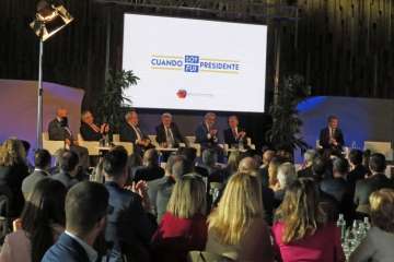 Telde, en el encuentro-debate 'Cuando fui/soy presidente' (Foto Acfi Press y TA)