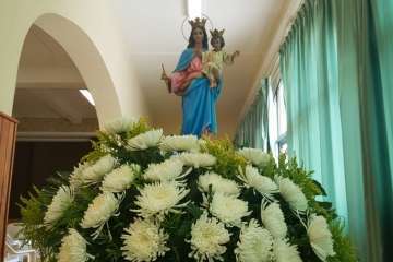 Talla pequeña de María Auxiliadora que saldrá en la procesión del Rosario de la Aurora este 254 de mayo en Telde (Foto Francisco Javier Santana)