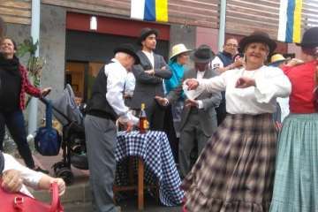 El Roque Azucarero celebra el Día de Canarias en plena calle (Foto Francisco Javier Santana y TA)