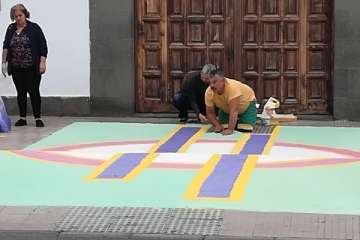  El casco antiguo de Jinámar vive la tradición de las alfombras del Corpus (Foto TA)