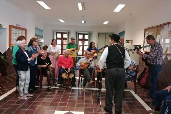 La parranda de El Roque Azucarero se vuelca con los ancianos (Foto TA)