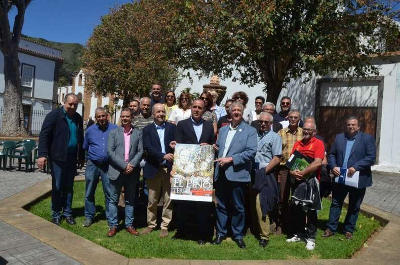 La rueda de prensa tuvo lugar en la plaza Teresa Bolívar de Teror (Foto TA)