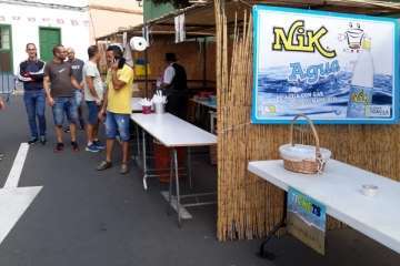 Tenderete callejero en San Antonio Foto TA)