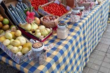 Tenderete callejero en San Antonio Foto TA)